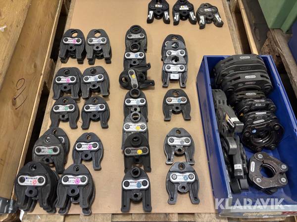 Parti med pressbackar Novopress Rems Geberit