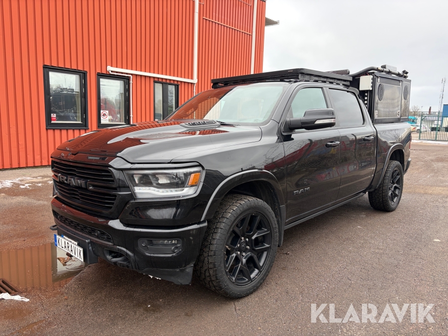 Pickup Dodge Ram 1500 Laramie Night 5.7 V8
