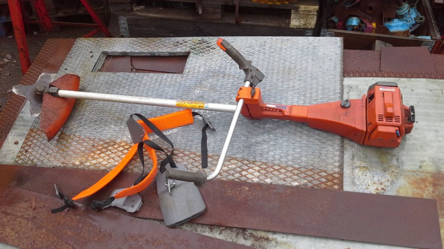 RÖJSÅG MED TILLBEHÖR