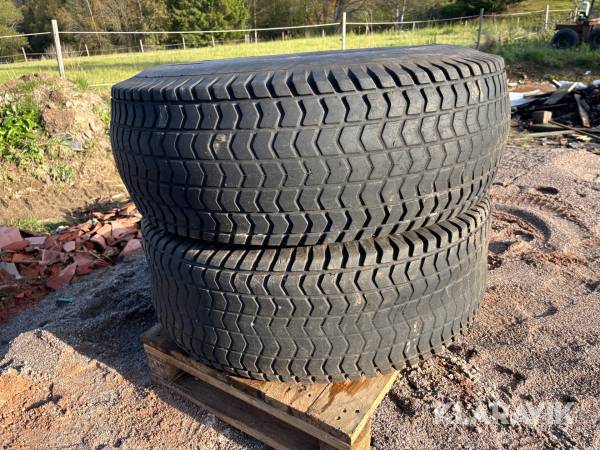 Gräsdäck Bridgestone 13.6-16 2 st