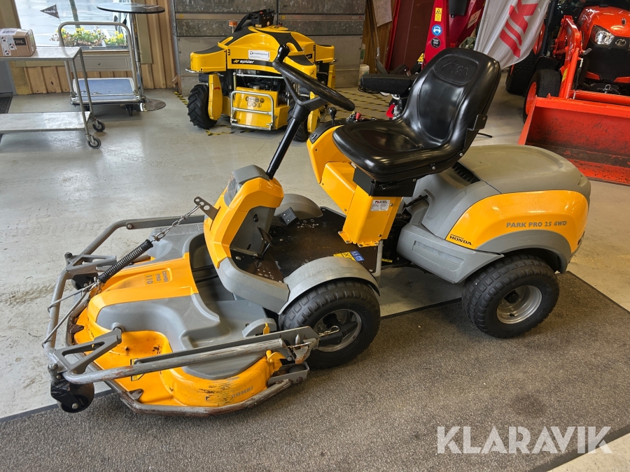 Åkgräsklippare Stiga Park Pro 25 4wd