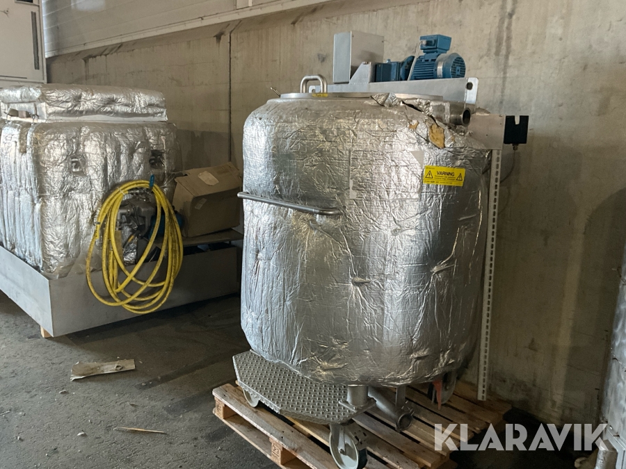 Rostfri tank med värmare och omrörare 800L