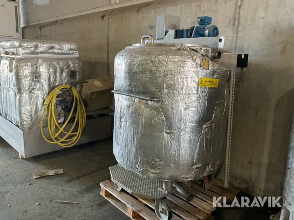 Rostfri tank med värmare och omrörare 800L