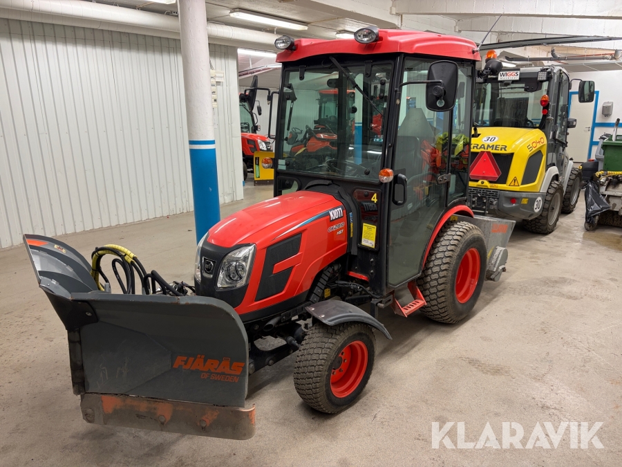 Traktor Kioti CK2810 HST med vikplog & spridare