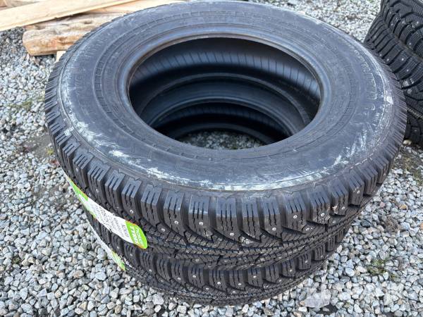 Bildäck Nokian Hakkapeliitta C - 205/75 R 16 C