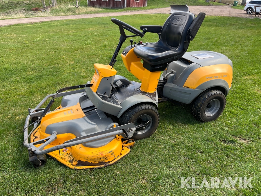 Åkgräsklippare Stiga Park PRO 25 4WD