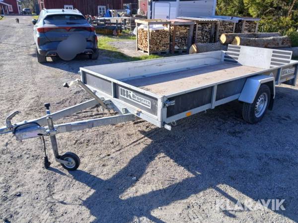 Personbilssläp BK Hengeren PL 0734T med tipp
