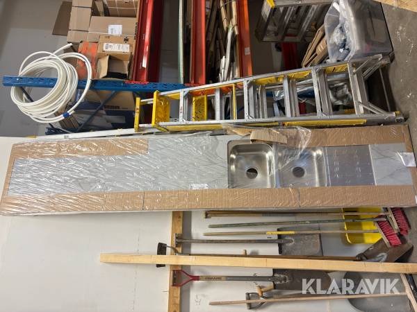 Bänkskiva med integrerad diskho 3300x600