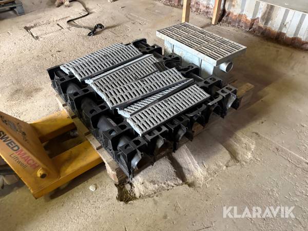 Dräneringsränna ACO i komposit med golvbrunn