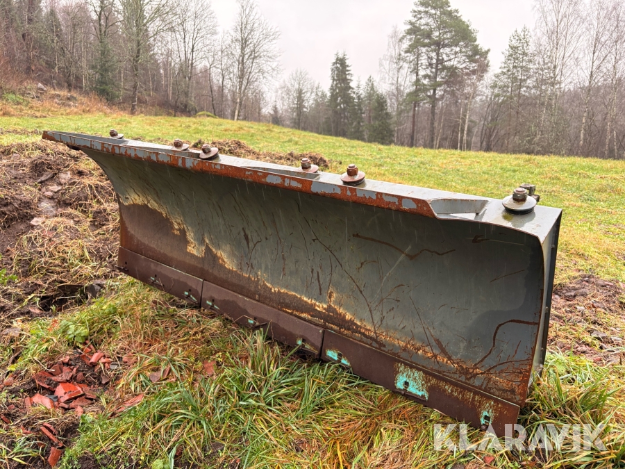 Snöblad Vreten K2400U med bom
