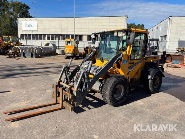Redskapsbärare Wille 455B med 4 redskap