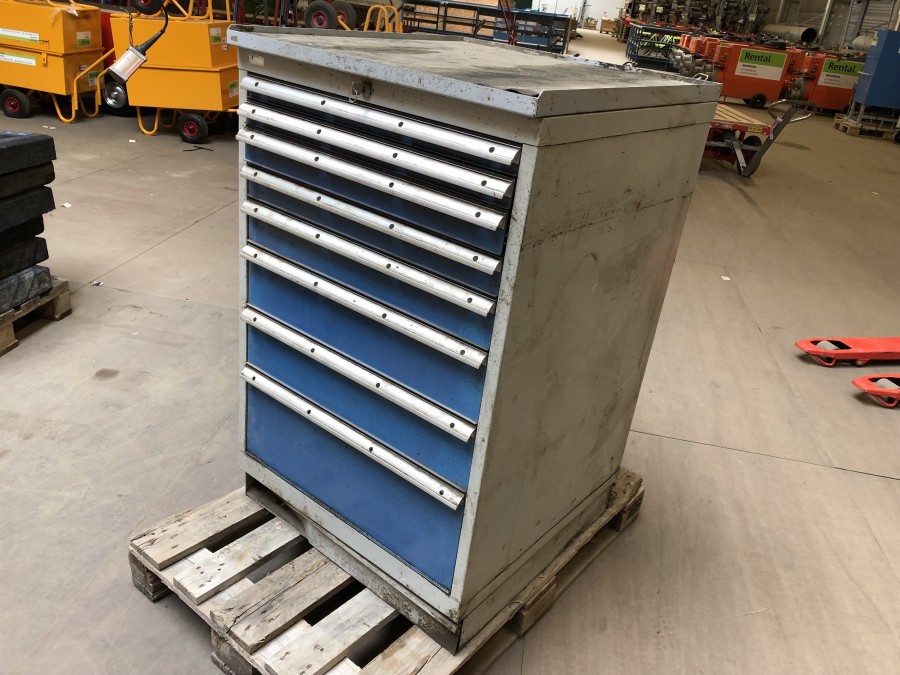 Verktygshurts m 8 lådor & lite verktyg