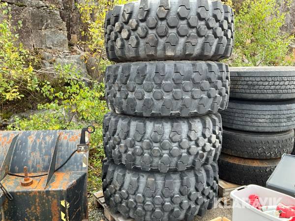 Däck med fälg Michelin 500/70-R24 JCB fälg 4 st