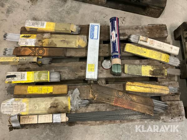 Parti med diverse svetspinnar