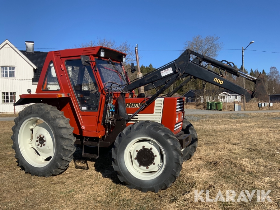 Veterantraktor Fiat 580 DT/8 med lastare 4WD