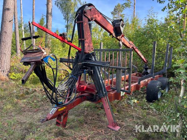 Skogsvagn med kran KMA 82198
