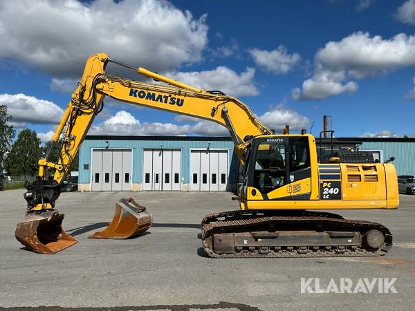 Grävmaskin Komatsu PC240LC-11 med skopor