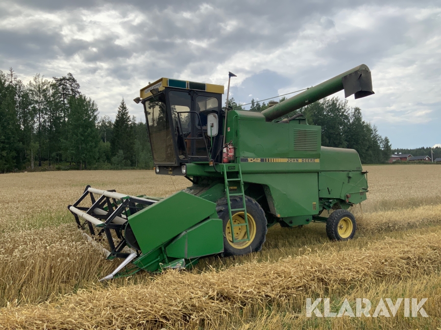 Skördetröska John Deere 1042 10fot