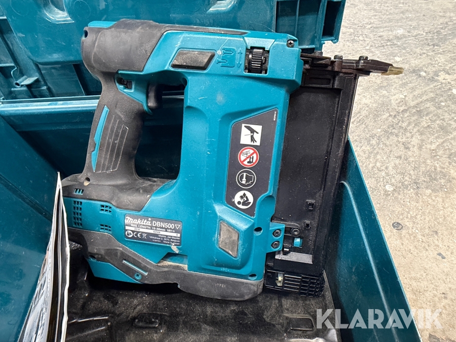 Dyckertpistoler Makita DNB500 2st