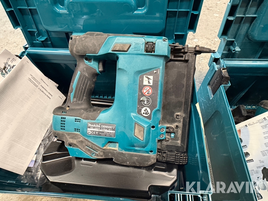 Dyckertpistoler Makita DNB500 2st
