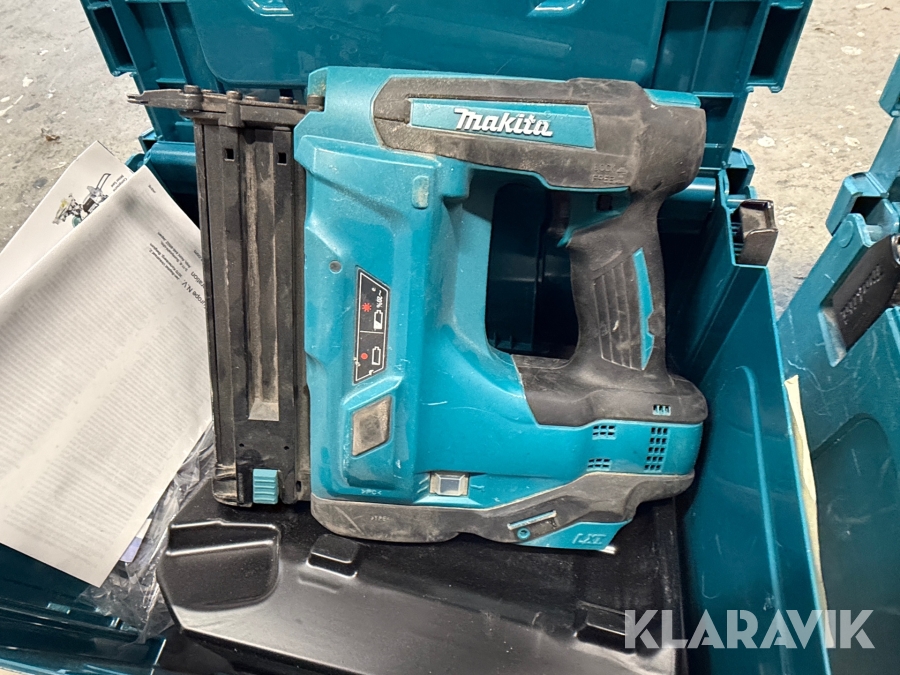 Dyckertpistoler Makita DNB500 2st