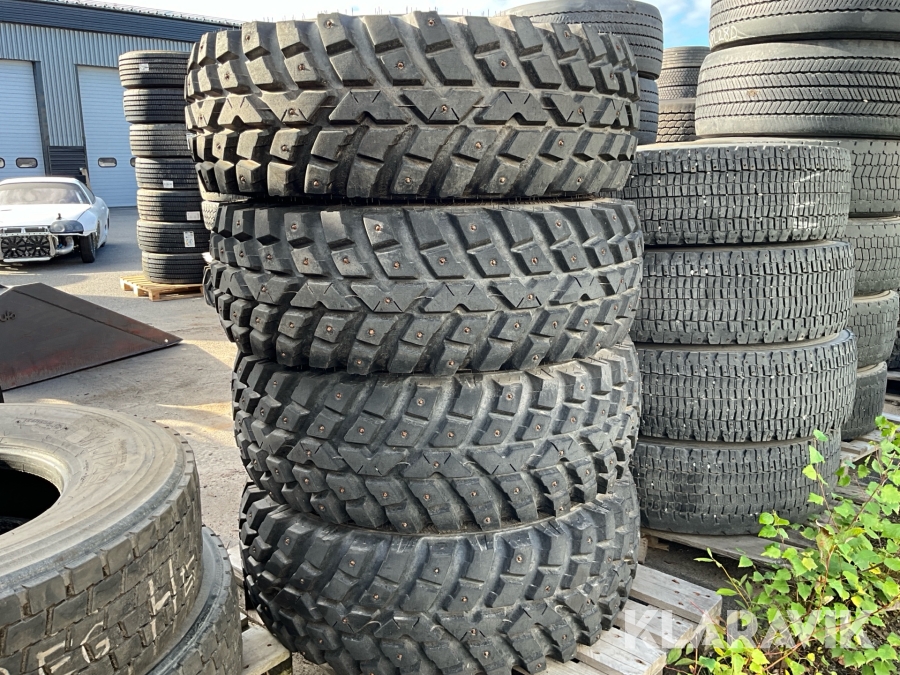 Entreprenaddäck Nokian TRI 2 med fälg 4 st