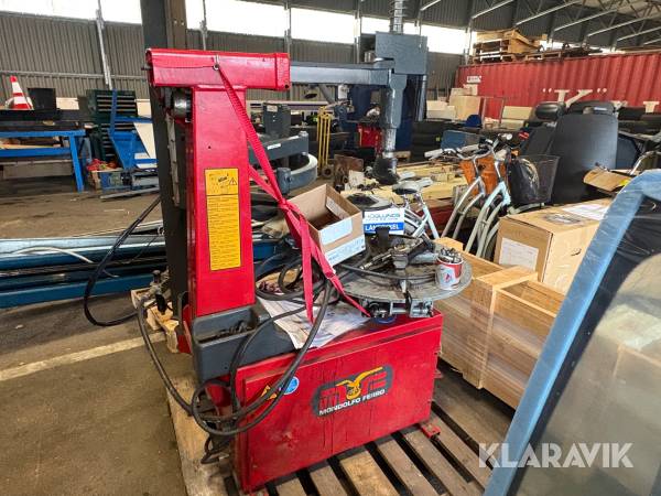 Däckmonteringsmaskin Mondolfo Ferro AS 933 2V