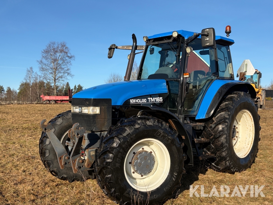 Traktor New Holland TM165