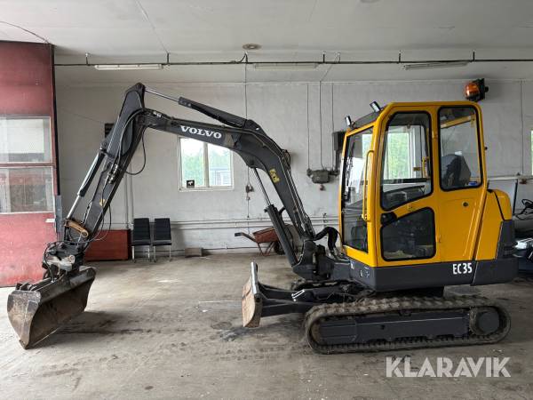 Grävmaskin Volvo EC35 med redskap