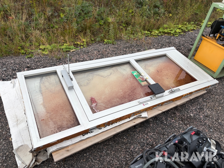 Ytterdörr och trappor