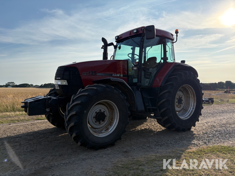 Traktor Case IH MX135