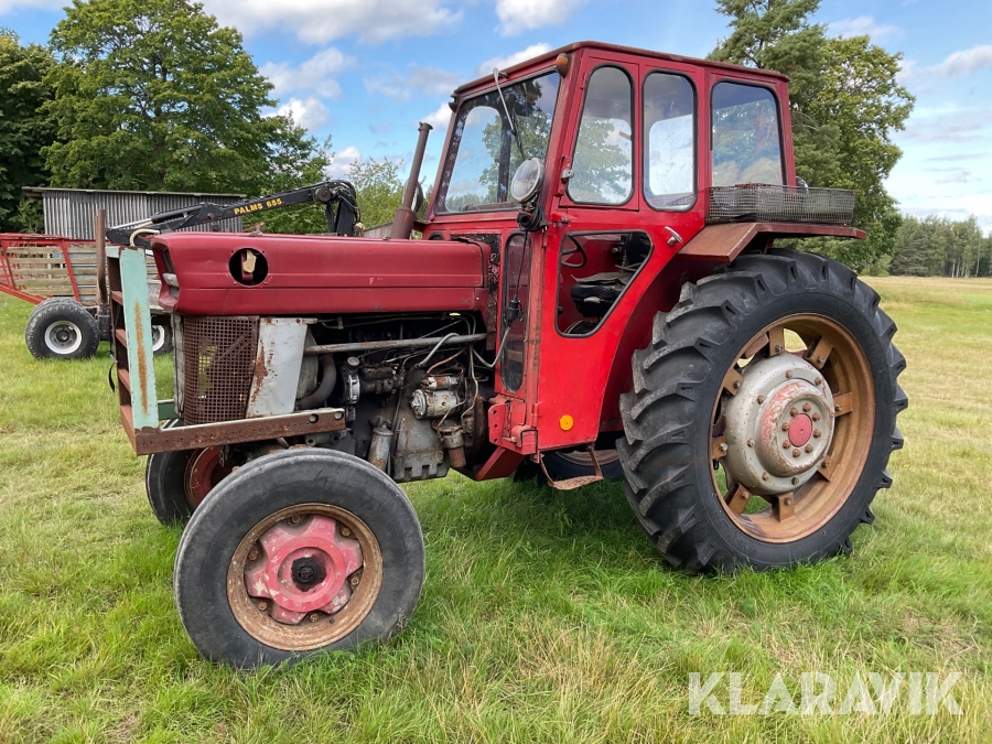 Traktor Massey Ferguson