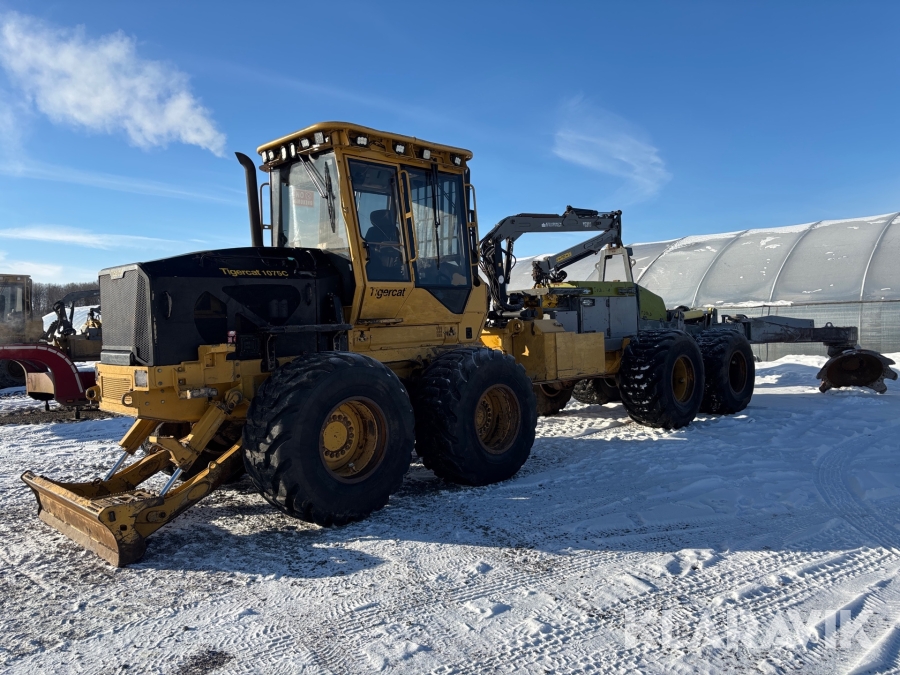 Markberedare Tigercat 1075C med Bracke T35.b aggregat och servicekran