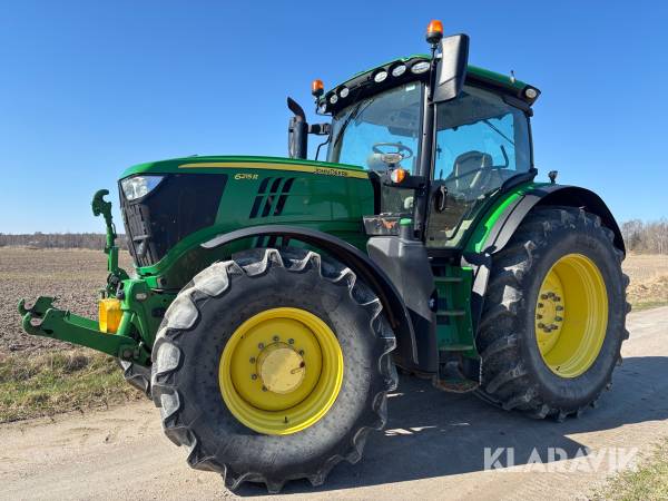 Traktor John Deere 6215R