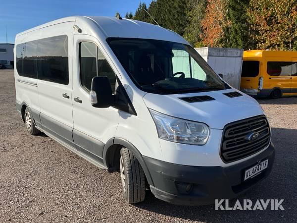Minibuss Ford Transit 350 2,2TDCi med ramp och luftfjädring