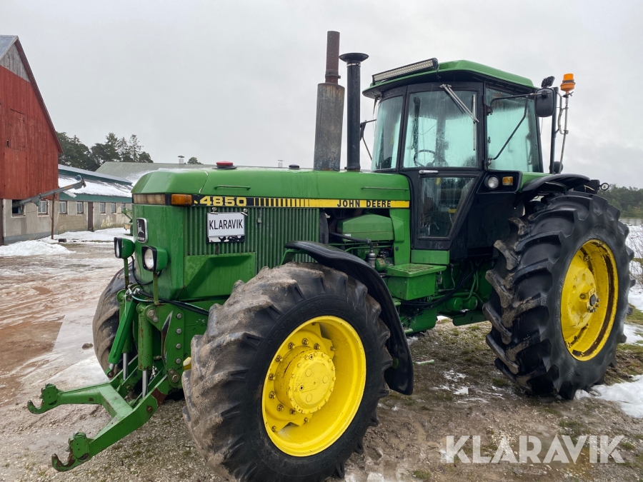 Traktor John Deere 4850 MFWD med frontlyft