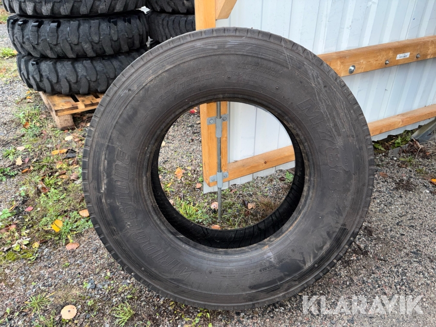 Däck Bridgestone M788 285/70 R19.5