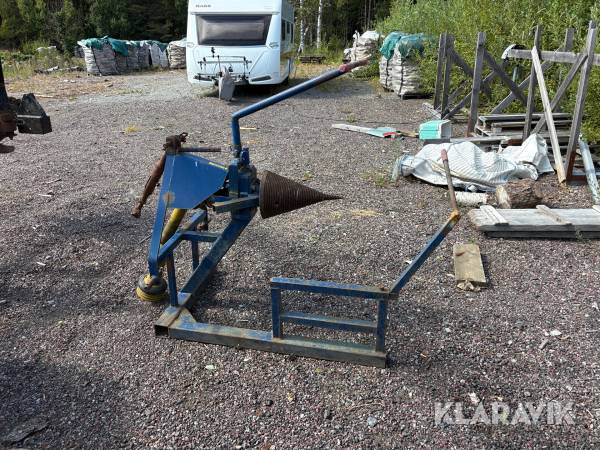 Vedklyv Jula traktordriven