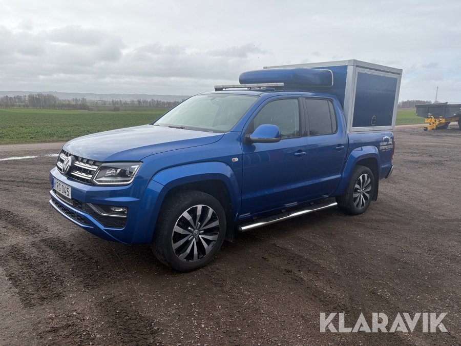 Pickup Volkswagen Amarok med skåp och flakkåpa