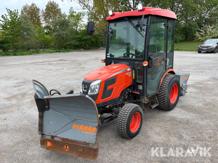 Traktor Kioti CK2810 HST Med Vikplog och Spridare