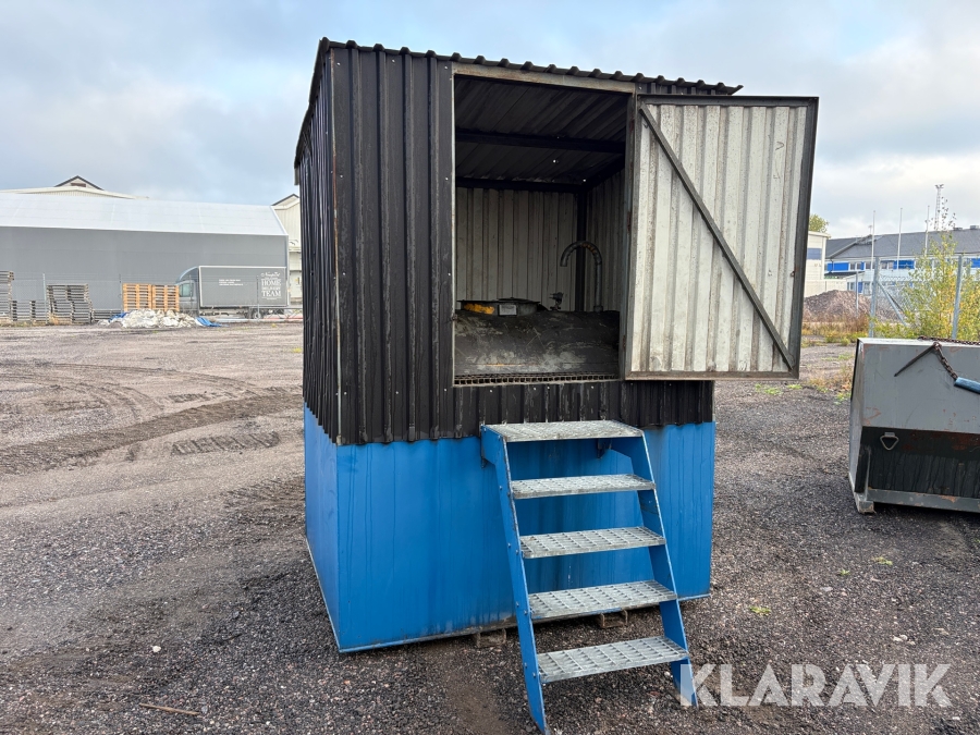 Spilloljetank med invallning