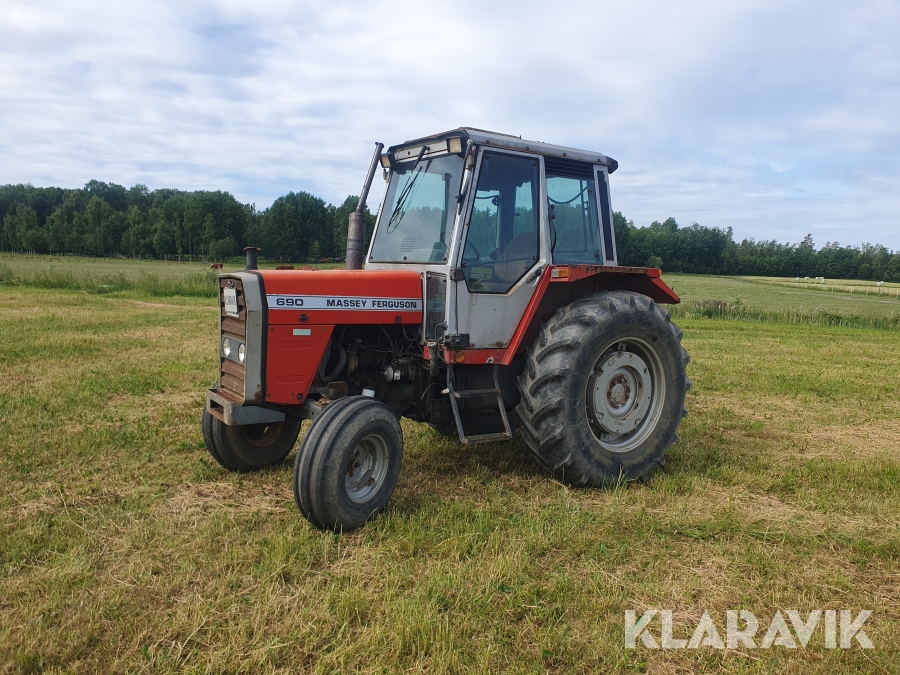 Traktor Massey Ferguson 690