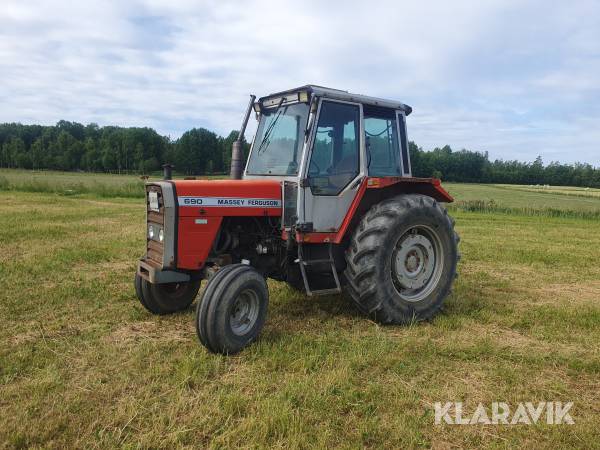 Traktor Massey Ferguson 690