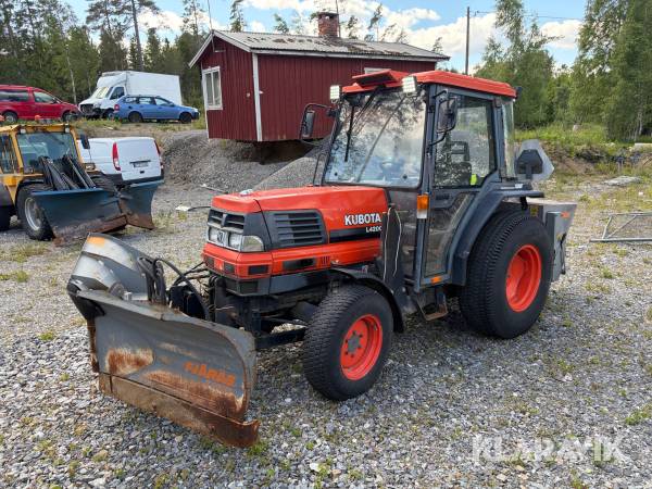 Traktor Kubota L4200 med redskap