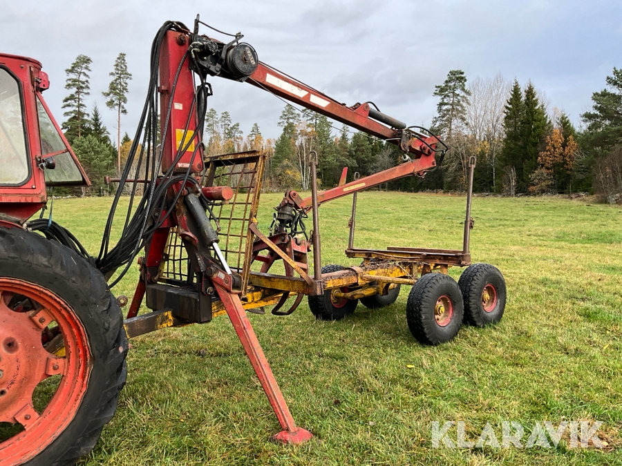 Skogsvagn Nokka Koneet HK 2510 med kran, grip och rotator.