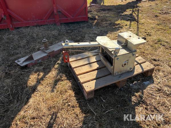 Hydraulisk vinsch med fäste