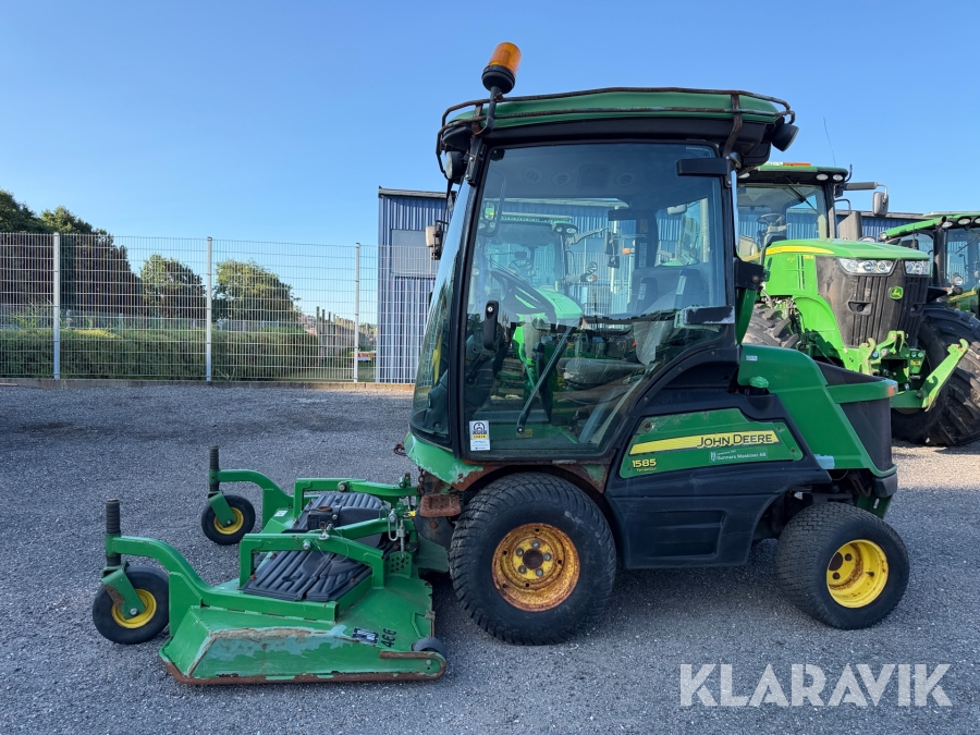 Redskapsbärare John Deere 1585 Terrain Cut
