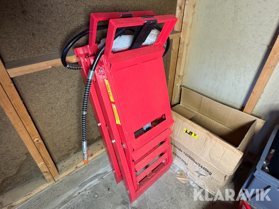 Hydrauliska lyftramper och hydraulisk fjäderspännare Clark