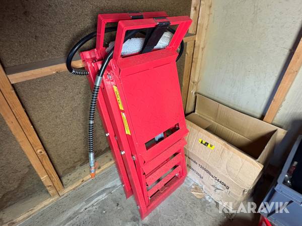 Hydrauliska lyftramper och hydraulisk fjäderspännare Clark