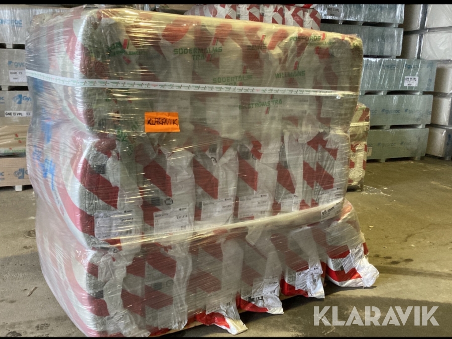 Parti med stålregelskivor/isolering Paroc 95x610x1220 mm